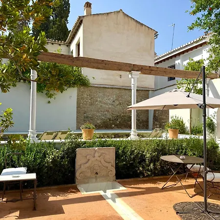 Carmen De Ramilla, Encantadora Con Piscina Soleada Granada