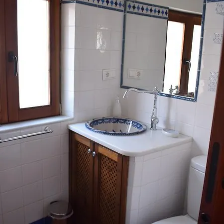 Carmen De Ramilla, Encantadora Con Piscina Soleada