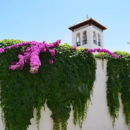 Carmen De Ramilla, Encantadora Con Piscina Soleada Granada